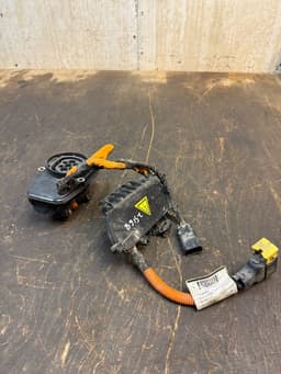 VOLVO 31343541 Battery charger VOLVO S60 II / V60 I (2010-2018) — thumbnail 3