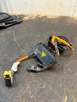 VOLVO 31343541 Battery charger VOLVO S60 II / V60 I (2010-2018) — thumbnail 2