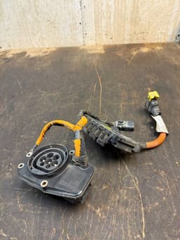 VOLVO 31343541 Battery charger VOLVO S60 II / V60 I (2010-2018) — thumbnail 4