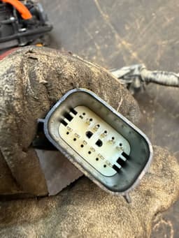 VOLVO 31343541 Battery charger VOLVO S60 II / V60 I (2010-2018) — thumbnail 10