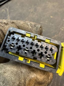 VOLVO 31343541 Battery charger VOLVO S60 II / V60 I (2010-2018) — thumbnail 9