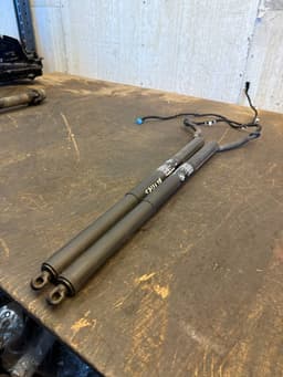BMW 7432742 7432743 51247432741 Bootlid / tailgate strut set BMW X3 (F25) (2010-2017) — thumbnail 2