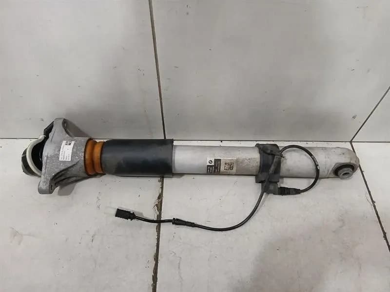 BMW BMW 3 M3 G80 G20 shock absorber rear 33508091380 right EDC shock absorber rear