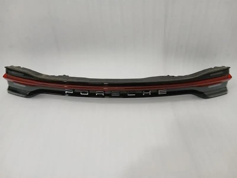 Porsche Macan 95B Rear Centre LED Light 95B945208 Rear Light Rear Centre LED