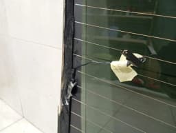 ASTON MARTIN Aston Martin DBS Superleggera AM7 18-24 Rear Screen LY53-F42006-AA Rear Window — thumbnail 5