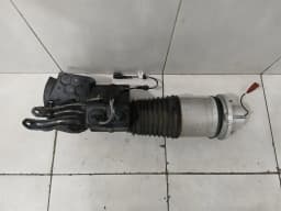 PORSCHE Porsche Taycan 9J shock absorber front 9J1616038C shock absorber front right right — thumbnail 1