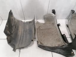 PORSCHE Porsche 911 996 rear wheel arch liner set 99650563100 defect wheel arch cover — thumbnail 2
