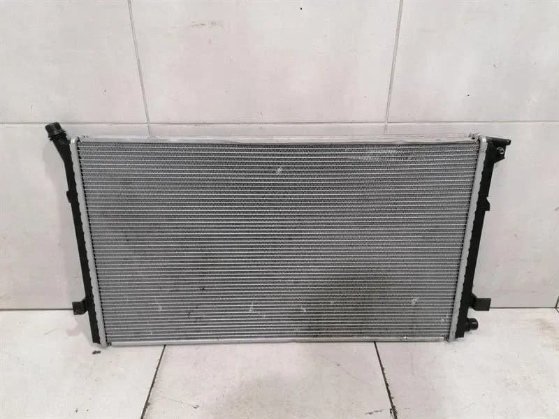 Aston Martin DBS SUPERLEGGERA AM7 18-24 Water Radiator Water Cooler Radiator db11