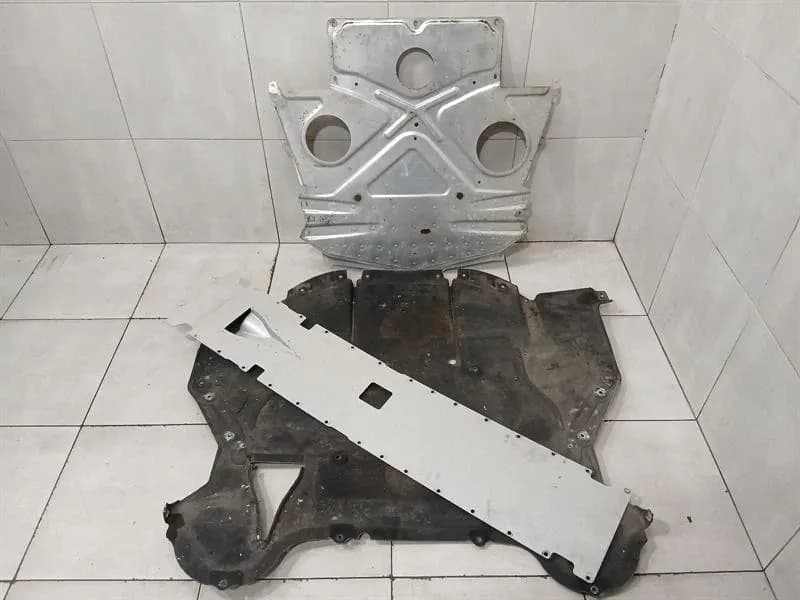 AUDI Audi R8 4S Performance Undertray 4S0825102B Underbody Trim