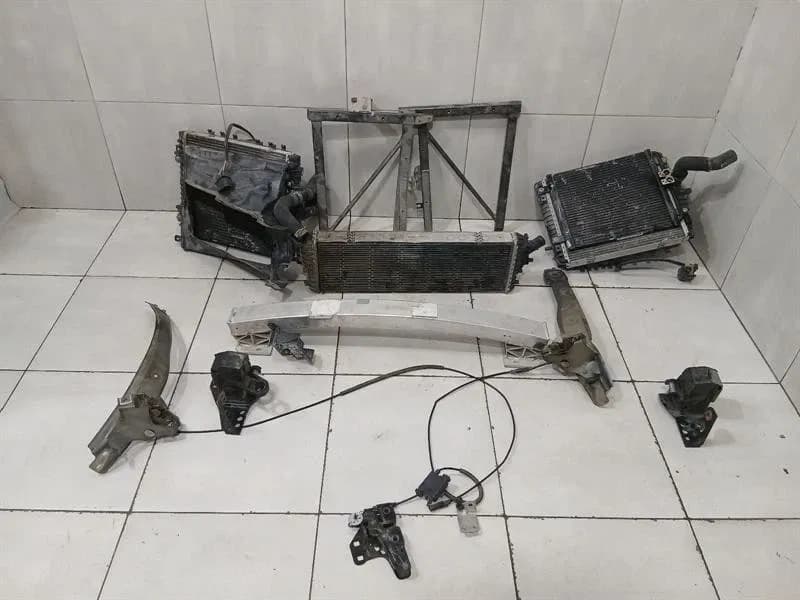 AUDI AUDI R8 4S FRONT END BRACKETS WATER RADIATOR 4S0121254B WATER COOLER KIT SET