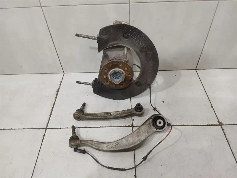 BMW BMW 3 M3 G80 Right Front Hub 31208095650 AWD Wheel Bearing Housing Front Right