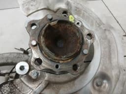 BMW BMW M4 F82 Right Front Hub 2284002 Wheel Bearing Housing Front Right — thumbnail 4