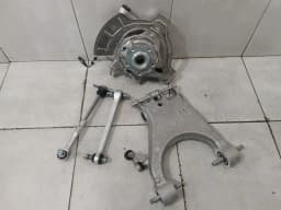 FERRARI Ferrari 296 GTS F171 Right Rear Hub 843963 Wheel Bearing Housing Rear Right — thumbnail 1