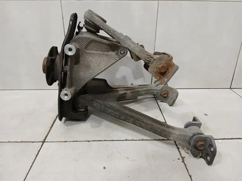 AUDI Audi R8 Type 42 5.2 V10 Coupe Right Rear Hub 420505434F Wheel Bearing Housing Rear R