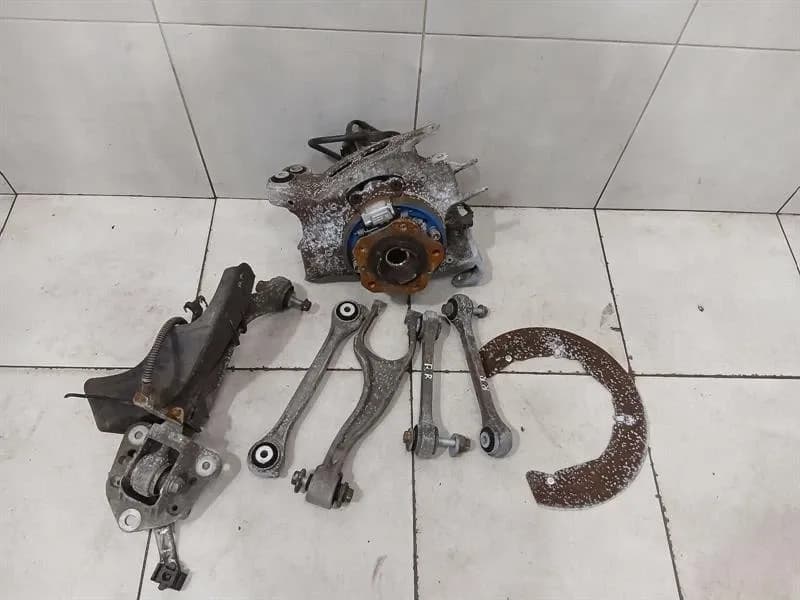 Porsche 911 991 right rear hub 99133111204 wheel bearing housing rear right set