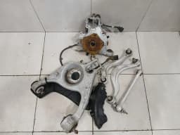 PORSCHE Porsche Taycan 9J Right Rear Hub 971505436F Wheel Bearing Housing Rear Right — thumbnail 2