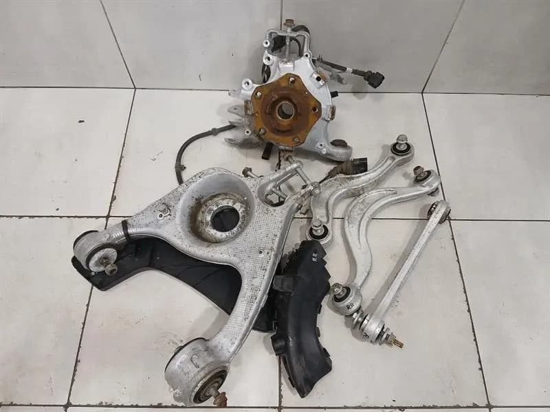 Porsche Taycan 9J Right Rear Hub 971505436F Wheel Bearing Housing Rear Right