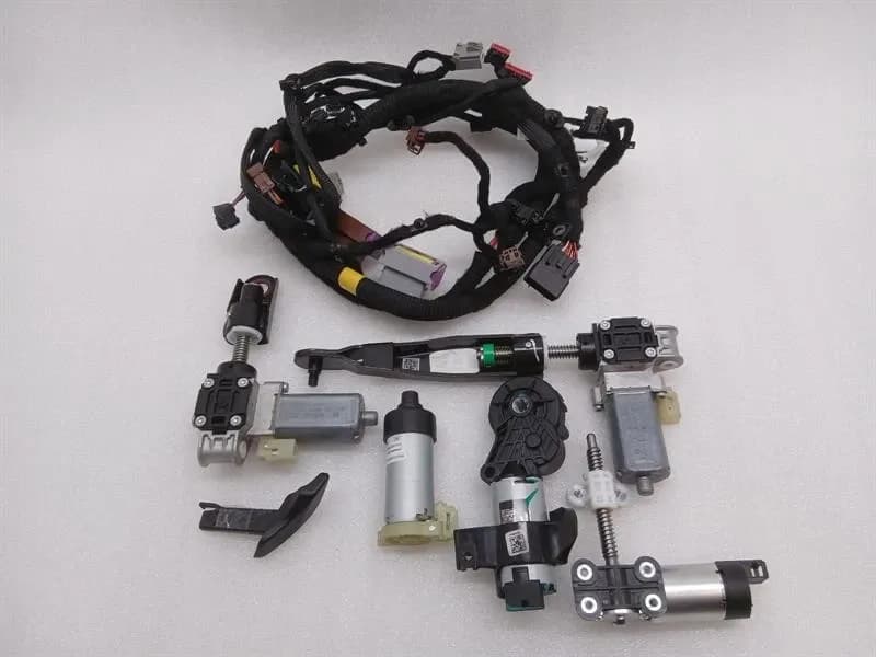FERRARI Ferrari 296 GTS F171 Seat El. Engine Set 18395 RH Seat Wiring + Motors Seat