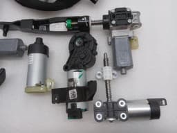 FERRARI Ferrari 296 GTS F171 Seat El. Engine Set 18395 RH Seat Wiring + Motors Seat — thumbnail 2