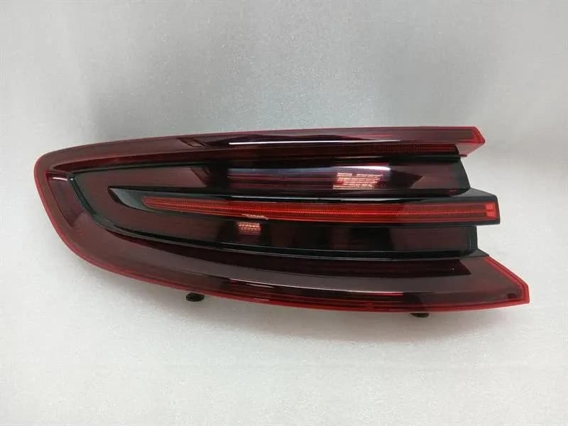 Porsche Macan 95B left rear light 95b945095b taillight rear left