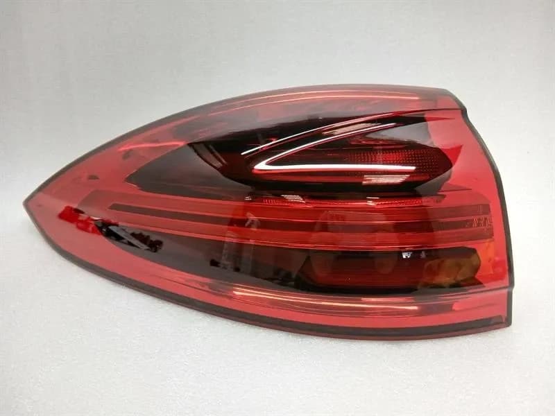 Porsche Cayenne 958 92A left rear light 7P5945207G tail light rear left