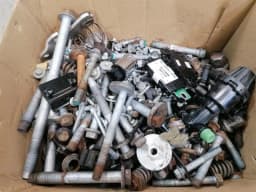 ASTON MARTIN ASTON MARTIN DB9 COUPE SCREWS BOLTS FROM ONE CAR BOLTS — thumbnail 4