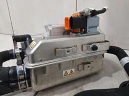 FERRARI FERRARI 296 GTS F171 814467 HV BATTERY HEATER + PUMP + VALVE 838313 797425 — thumbnail 10