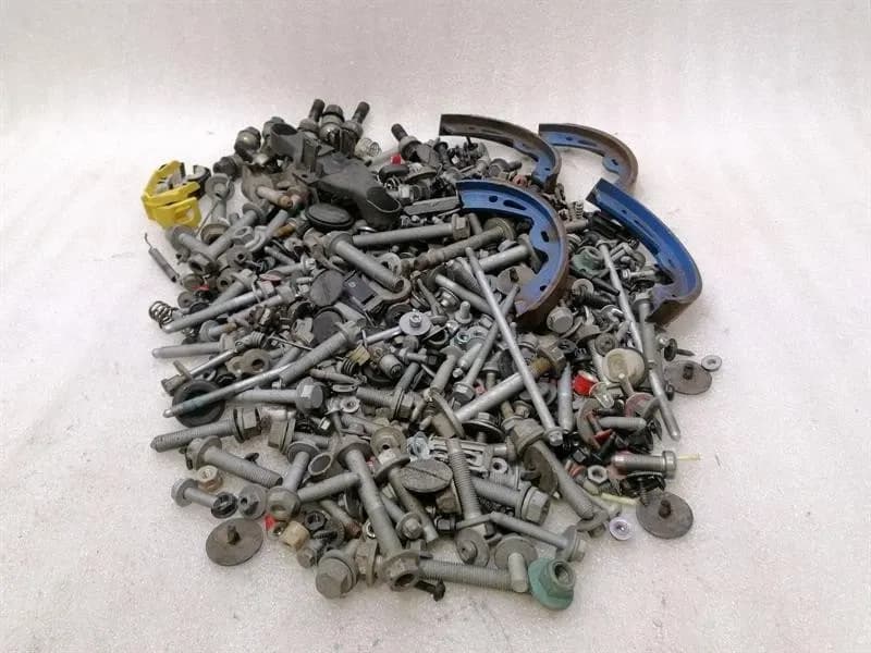 PORSCHE PORSCHE CAYMAN 718 SCREWS BOLTS FROM ONE CAR SCREWS