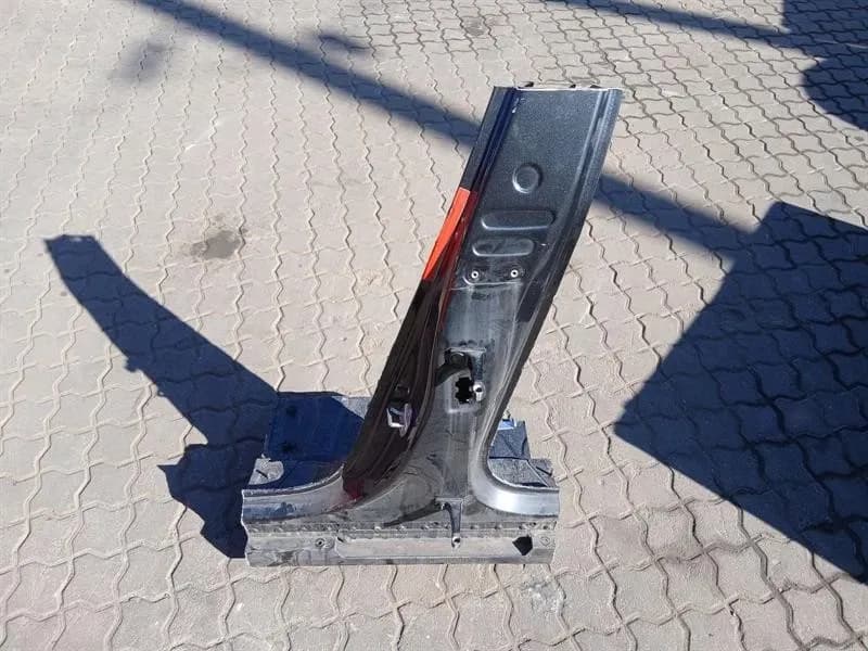 PORSCHE Porsche Taycan 9J 9J1809085Y LH B POST body part side skirt