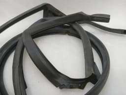 MCLAREN McLaren 720S Coupe Door Seal 14AA497CP LH Door Seals — thumbnail 10