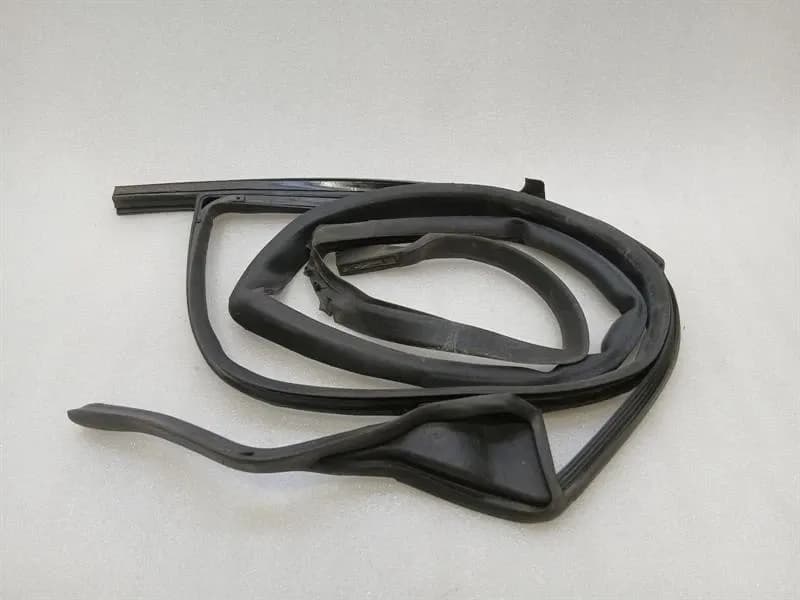 MCLAREN McLaren 720S Coupe Door Seal 14AC486CP RIGHT Door Seals