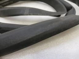 MCLAREN McLaren 720S Coupe Door Seal 14AC486CP RIGHT Door Seals — thumbnail 6