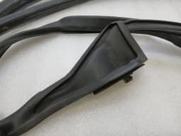 MCLAREN McLaren 720S Coupe Door Seal 14AC484CP LEFT Door Seals — thumbnail 6