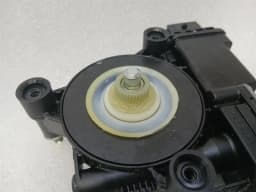 FERRARI Ferrari 296 GTS F171 door window motor 967219 LH window regulator motor Li — thumbnail 3