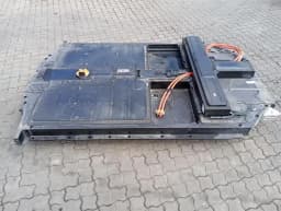 PORSCHE Porsche Taycan 9J 9J1801212L Battery 93kWh 129Ah 723V High Voltage Battery Faulty — thumbnail 1