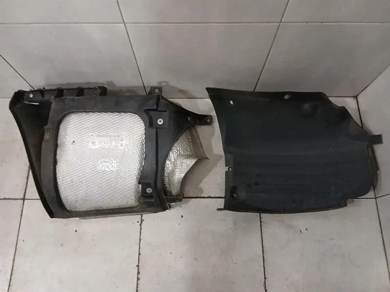 PORSCHE Porsche 996 rear left arch liner 99650563101 holder carrier rear left defects