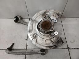 BMW BMW M4 F82 Left Front Hub 2284001 Wheel Bearing Housing Front Left — thumbnail 1