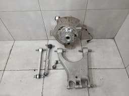 FERRARI Ferrari 296 GTS F171 Left Rear Hub 843923 Wheel Bearing Housing Rear Left SET SET — thumbnail 1