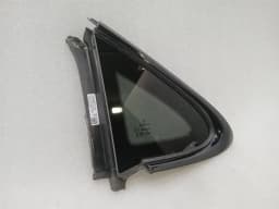 PORSCHE Porsche Taycan 9J Left Rear 1/4 Glass 9J1845297R Door Glass 1/4 Rear LH — thumbnail 2