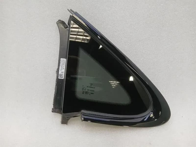 PORSCHE Porsche Taycan 9J Left Rear 1/4 Glass 9J1845297R Door Glass 1/4 Rear LH