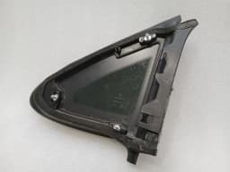 PORSCHE Porsche Taycan 9J Left Rear 1/4 Glass 9J1845297R Door Glass 1/4 Rear LH — thumbnail 7