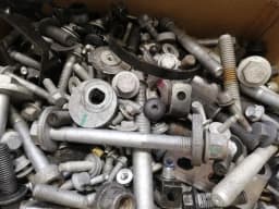 ASTON MARTIN ASTON MARTIN VANTAGE V8 SCREWS BOLTS FROM ONE CAR SET BOLTS — thumbnail 4