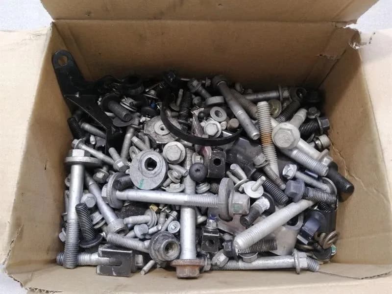 ASTON MARTIN ASTON MARTIN VANTAGE V8 SCREWS BOLTS FROM ONE CAR SET BOLTS