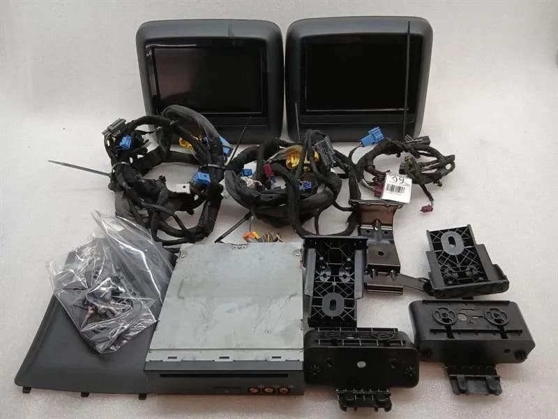 Mercedes GLS63 AMG Rear Seat Entertainment A2129001029 Rear Entertainment