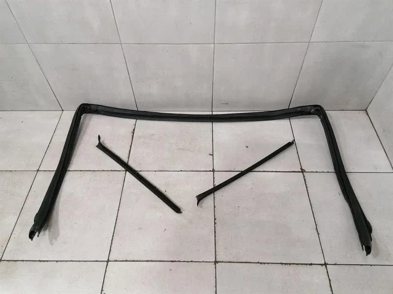 Porsche 911 992 Seal 992845121D Windscreen Seals