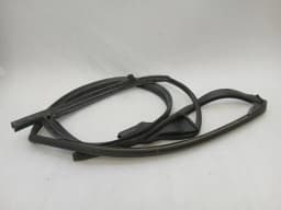 MCLAREN McLaren 720S Coupe Door Seal 14AA499CP RH Door Seals — thumbnail 5