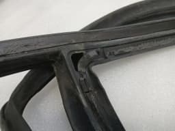 MCLAREN McLaren 720S Coupe Door Seal 14AA499CP RH Door Seals — thumbnail 6