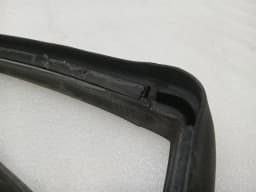 MCLAREN McLaren 720S Coupe Door Seal 14AA499CP RH Door Seals — thumbnail 3