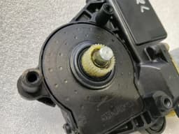 PORSCHE Porsche 911 996 rear left door window motor 99662411105 window regulator motor rear — thumbnail 3