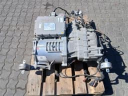 PORSCHE Porsche Taycan Turbo 9J Engine PAD300043 Rear Engine EBE — thumbnail 1